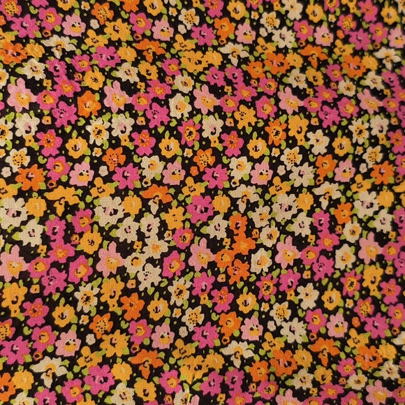 Rose and Thyme Butterfly Sleeve Top - Picture 2 of 3